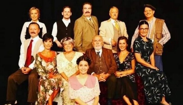 Sahnede Neler Oluyor? | Kedi Sahne Ekibi’nden Şahane bir Uyarlama : YAPRAK DÖKÜMÜ